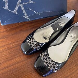 7M Anne Klein iFlex Black Patented Leather Flat